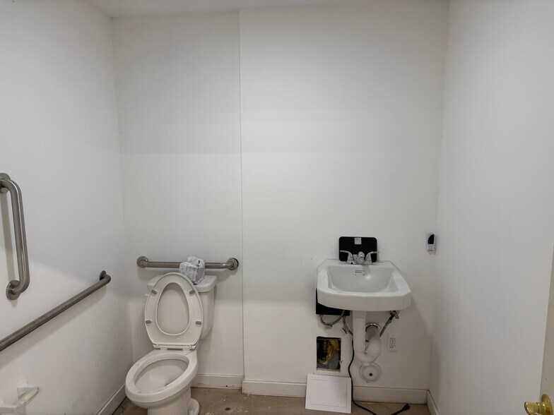 More Photos Of 304 Forge Rd, West Creek Distribution For Lease