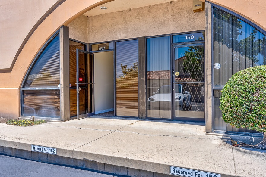 More Photos Of 158 W Pomona Ave, Monrovia Warehouse For Lease