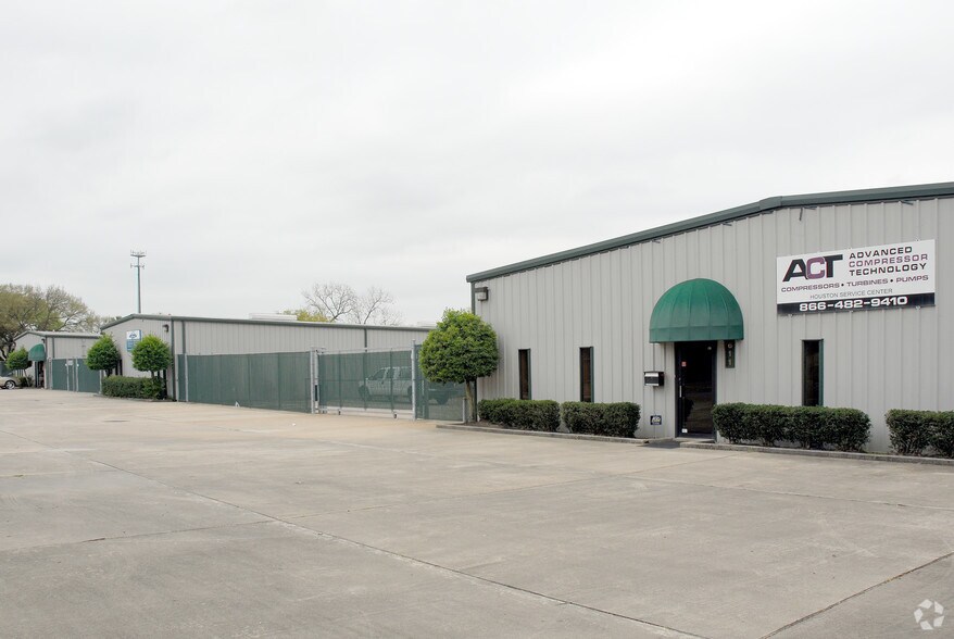 More Photos Of 607 Garner Rd, Pasadena Warehouse For Lease