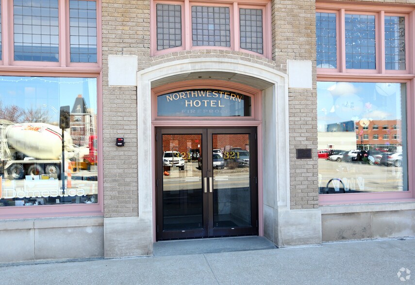 More Photos Of 323 E Walnut St, Des Moines Office For Lease