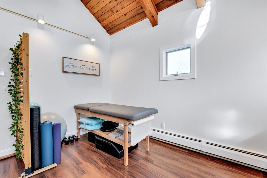 More Photos Of 1049 Main St, West Barnstable Medical For Sale