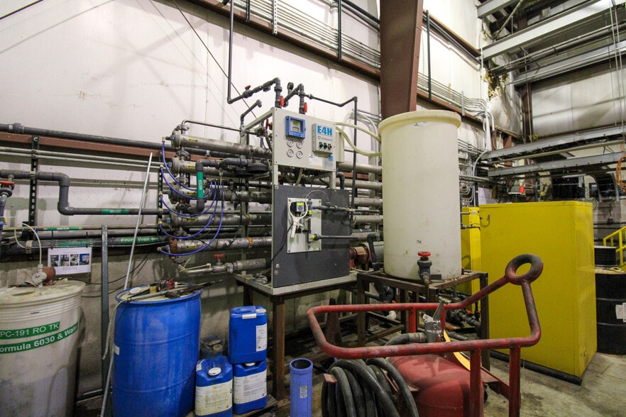 More Photos Of 5640 44th Ave S, Clinton Office For Sale