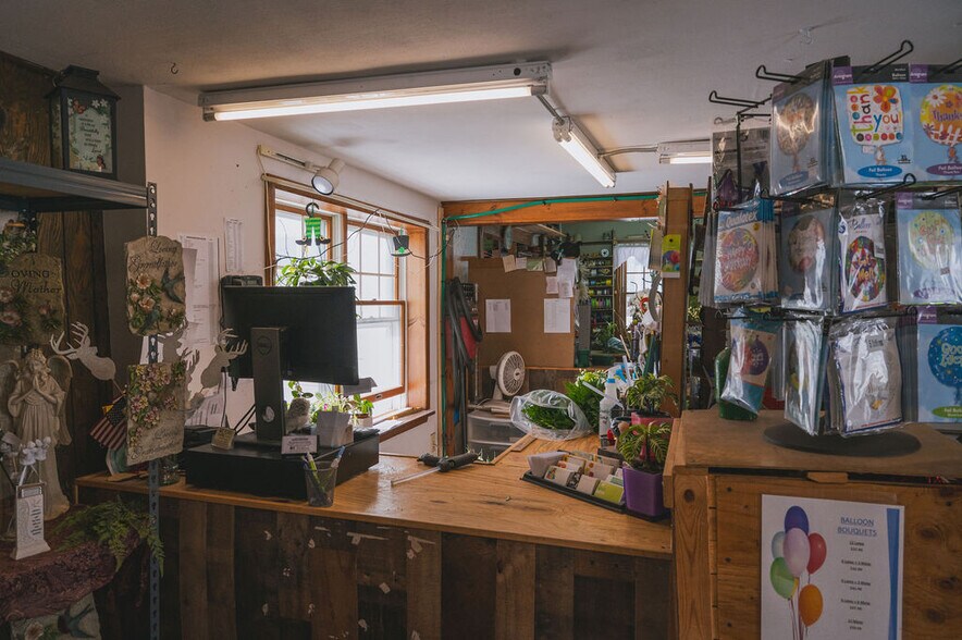 More Photos Of 2774 Oneida St, Sauquoit Specialty For Sale