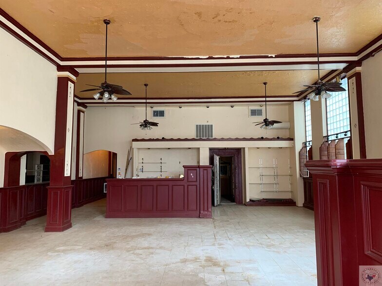 More Photos Of 109 E Hiram St, Atlanta Storefront For Sale