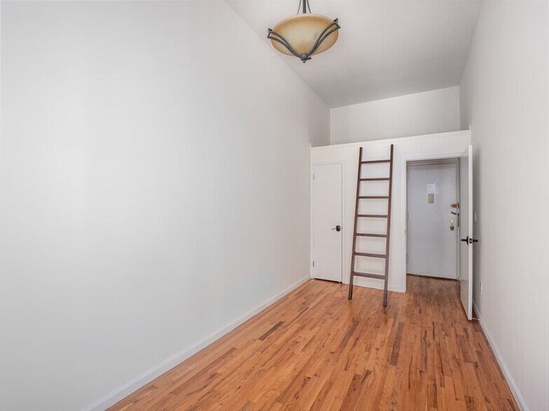 More Photos Of 54 W 71st St, New York Apartments For Sale