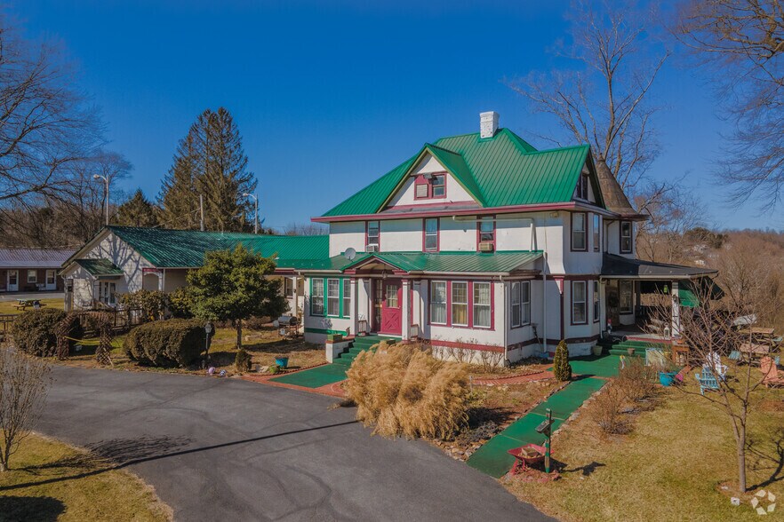 Primary Photo Of 2 Blue Hill Rd, Hancock Hotel For Sale