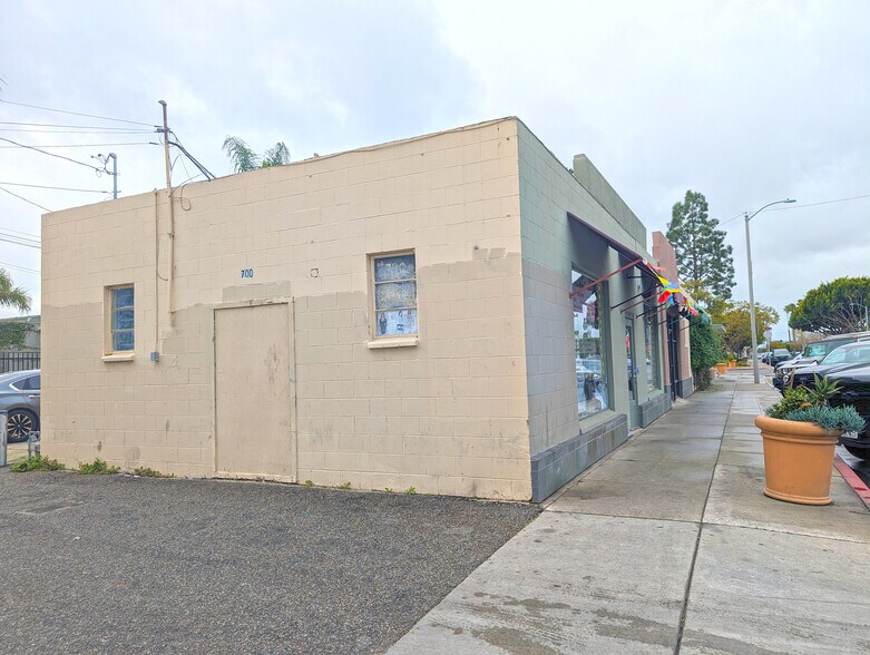 More Photos Of 700-706 S A St, Oxnard Storefront Retail Office For Sale