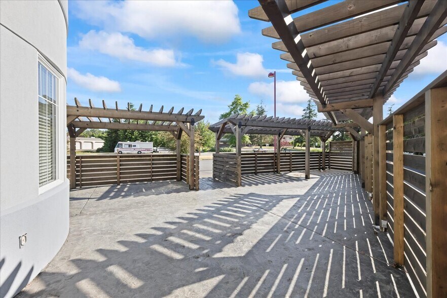 More Photos Of 1650 W Bakerview Rd, Bellingham Restaurant For Sale