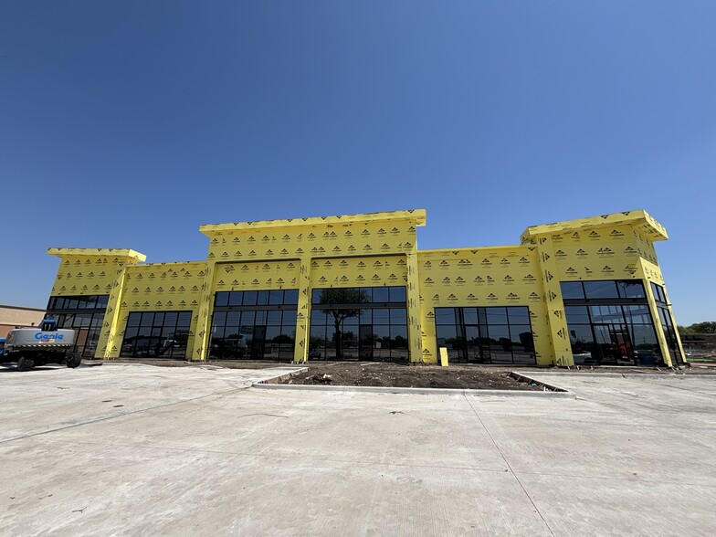 More Photos Of 1700 N Central Expy, Plano Storefront Retail Office For Lease