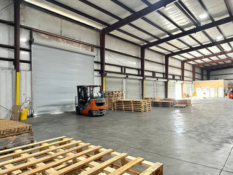More Photos Of 5250 Old Louisville Rd, Pooler Warehouse For Lease