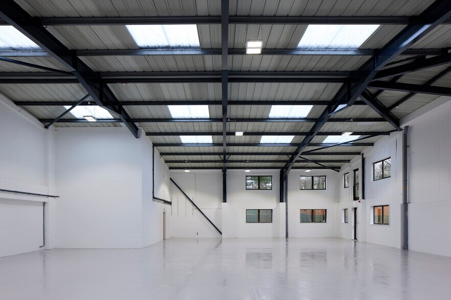 More Photos Of Unit 2 Prologis Park, Hook Rise South, Surbiton Warehouse For Lease