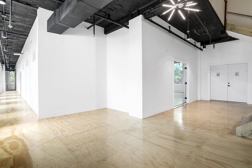 More Photos Of 174 S Clark St, Detroit Light Distribution For Lease