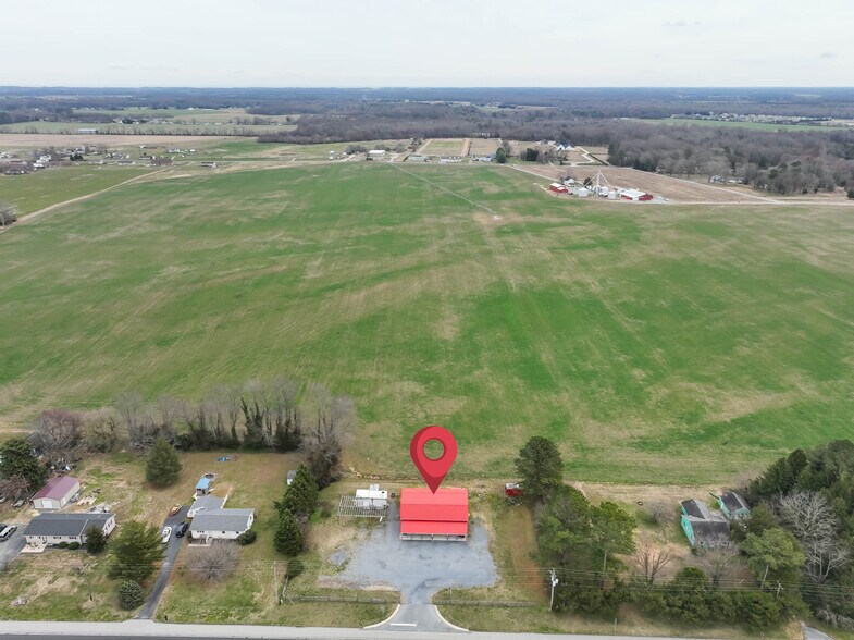 More Photos Of 8977 DuPont Blvd, Lincoln Convenience Store For Sale
