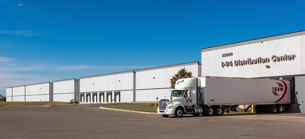 More Photos Of 22000 Industrial Blvd, Rogers Distribution For Lease