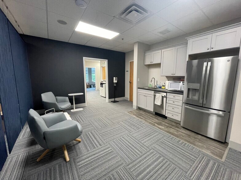 More Photos Of 42 Winter St, Pembroke Light Distribution For Sale