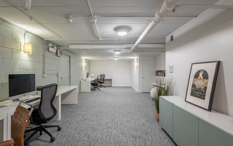 More Photos Of 4704 N Kenmore Ave, Chicago Apartments For Sale