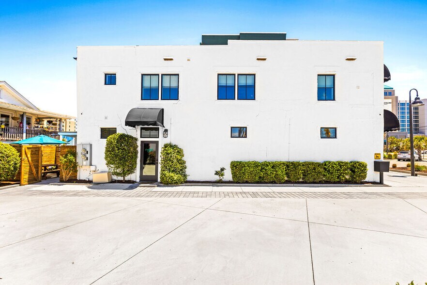 More Photos Of 112 Cape Fear Blvd, Carolina Beach Freestanding For Sale