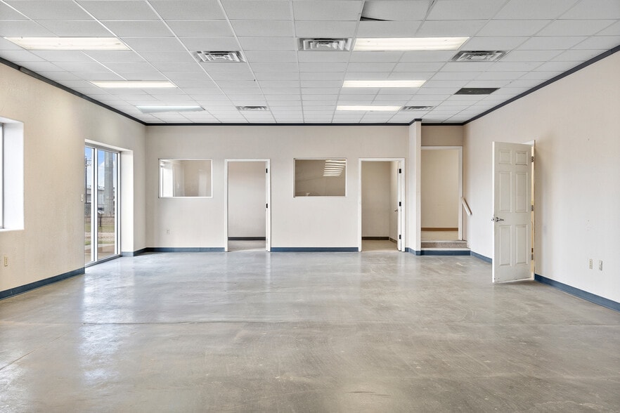 More Photos Of 3509 N 3rd St, Temple Warehouse For Sale