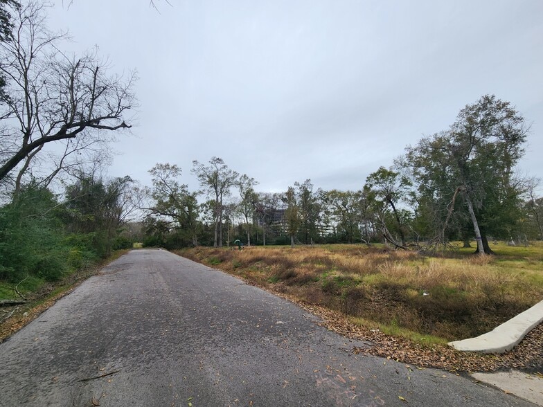 More Photos Of 2382 Sam Houston Parkway East, Houston Land For Sale