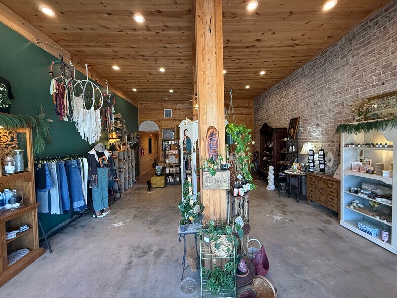 More Photos Of 131 S Lee St, Fort Gibson General Retail For Sale