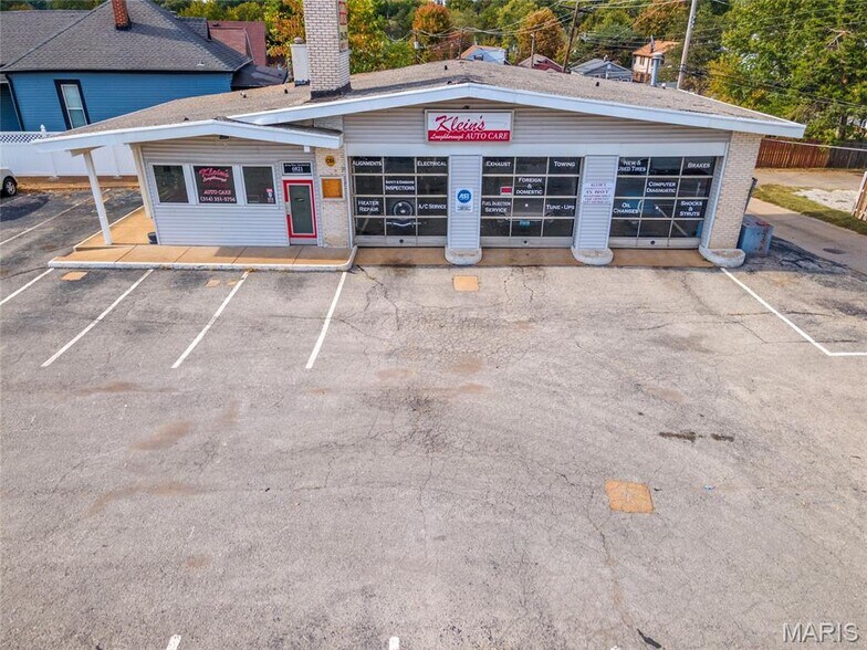 More Photos Of 6821 Morganford Rd, Saint Louis Auto Repair For Sale