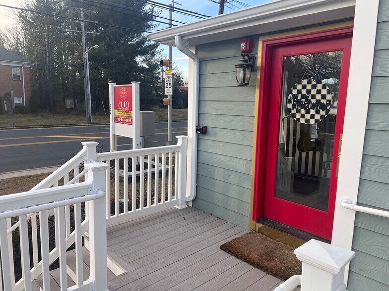 More Photos Of 735 Broad St, Shrewsbury Office Residential For Sale