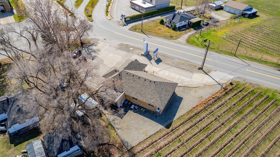More Photos Of 609 Hwy 97, Osoyoos Office For Sale