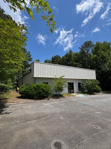 More Photos Of 4073 Nine McFarland Dr, Alpharetta Warehouse For Lease