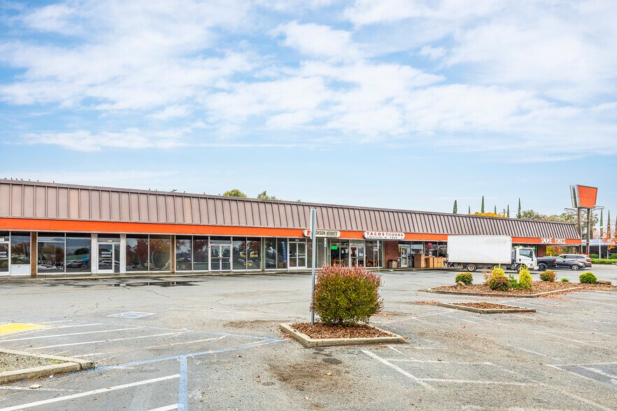 More Photos Of 1815-1985 Oro Dam Blvd E, Oroville Department Store For Sale