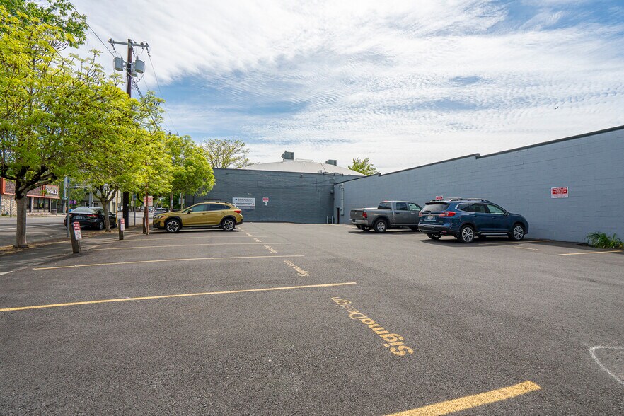 More Photos Of 1714 Broadway St, Vancouver Auto Repair For Sale