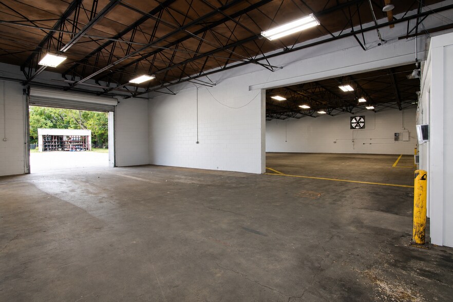 More Photos Of 1840 River Oaks Rd, Jacksonville Warehouse For Sale