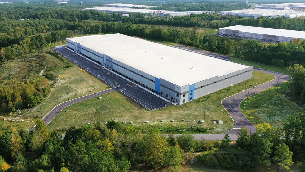 More Photos Of 785 Victor Hill Rd, Greer Distribution For Lease