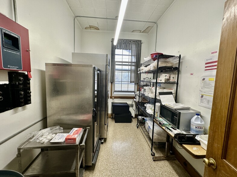 More Photos Of 600 Cooks Ln, Baltimore Religious Facility For Sale