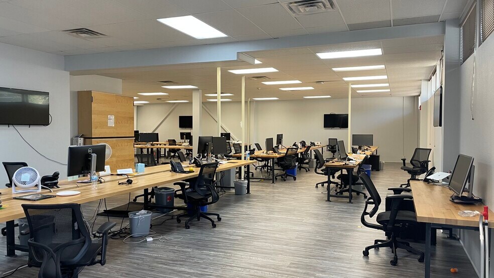 More Photos Of 2801 S Interstate 35 S, Austin Loft Creative Space For Lease