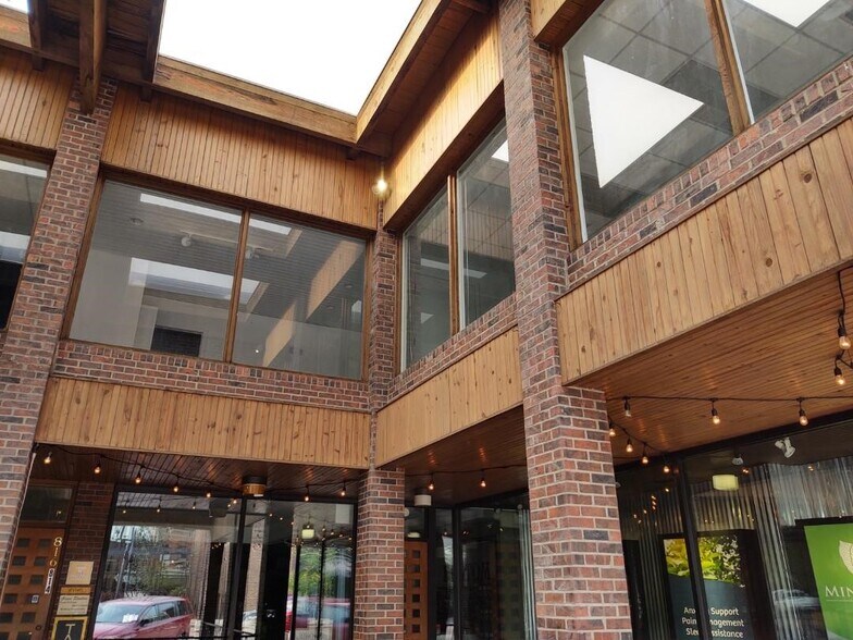 More Photos Of 814 E Broadway, Columbia Storefront Retail Office For Lease