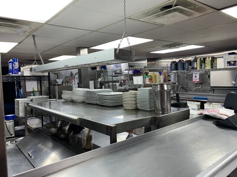 More Photos Of 2202 W Kennedy Blvd, Tampa Restaurant For Sale