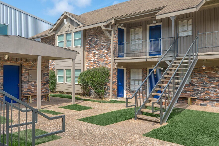 More Photos Of 6768 Renwick Dr, Houston Apartments For Sale