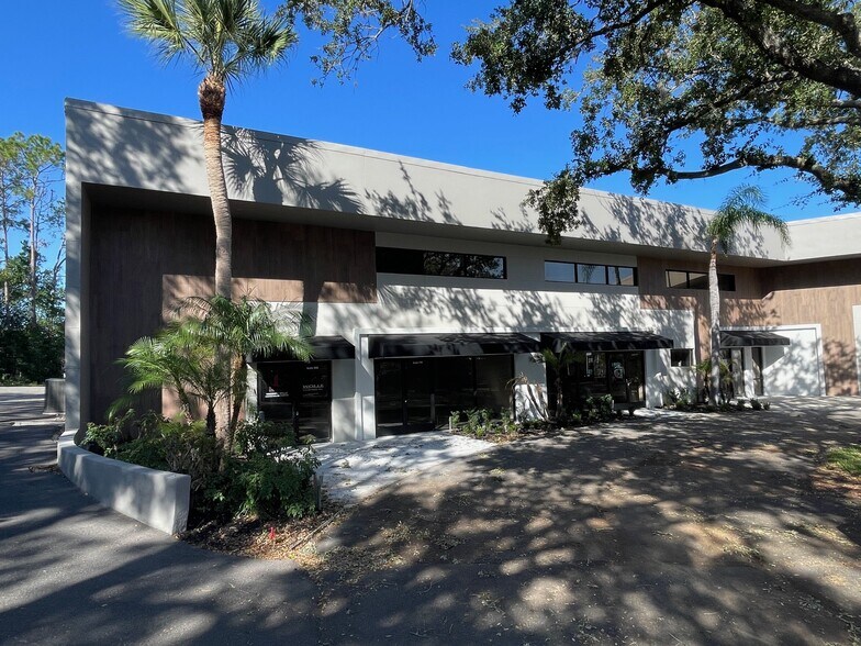 More Photos Of 108 Commerce St, Lake Mary Research And Development For Lease