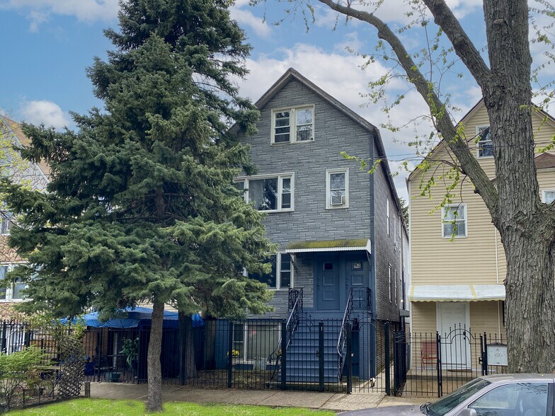 Primary Photo Of 4411 W Walton St, Chicago Apartments For Sale