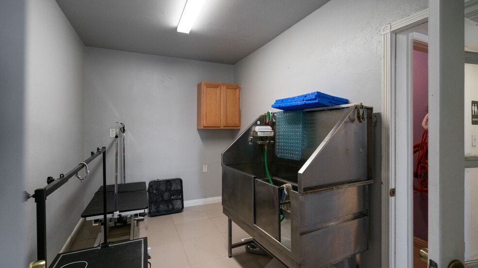 More Photos Of 16379 Foothill Blvd, Fontana Loft Creative Space For Sale