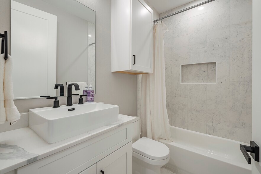 More Photos Of 1423 N Carroll Ave, Dallas Apartments For Sale