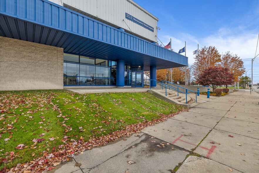 More Photos Of 4333-4335 W Fort St, Detroit Distribution For Lease