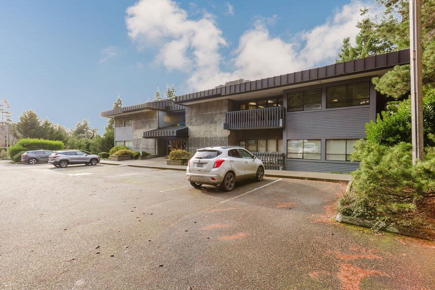More Photos Of 1040 NE Hostmark St, Poulsbo Office For Sale
