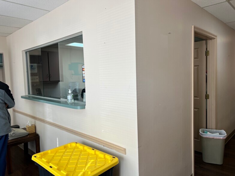 More Photos Of 7221-7231 Hanover Pky, Greenbelt Medical For Sale