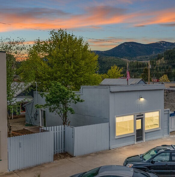 More Photos Of 218 5th Ave, Metaline Falls Storefront Retail Residential For Sale
