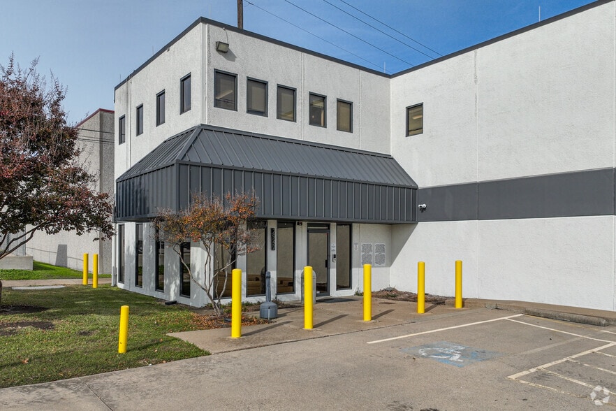 More Photos Of 2947 Executive Blvd, Mesquite Manufacturing For Sale