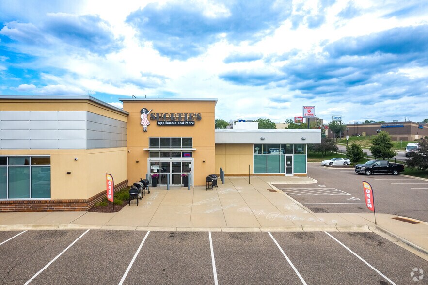 More Photos Of 1885 Suburban Ave, Saint Paul Storefront For Lease