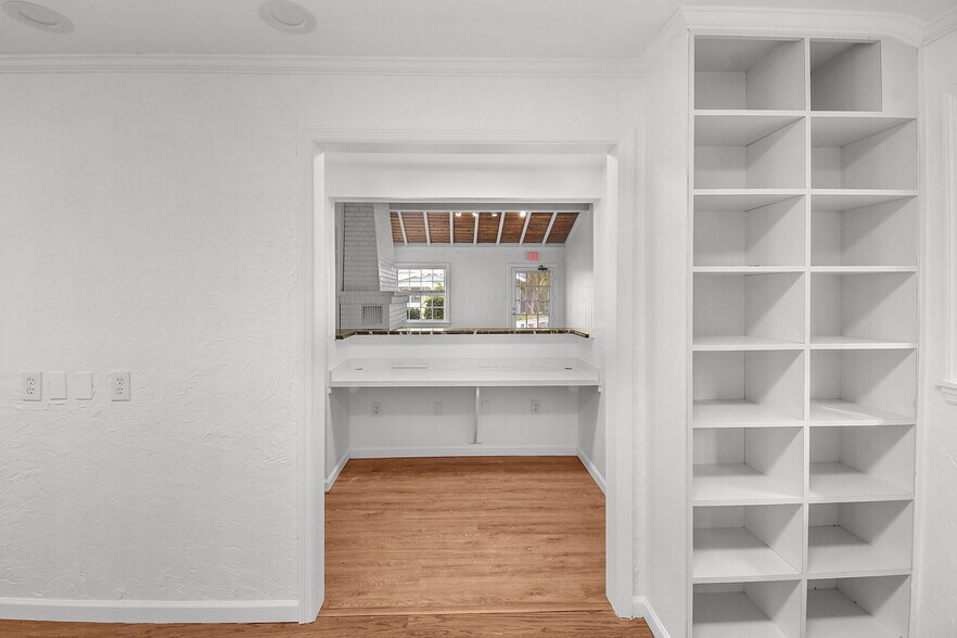 More Photos Of 300 SE Detroit Ave, Stuart Office For Lease