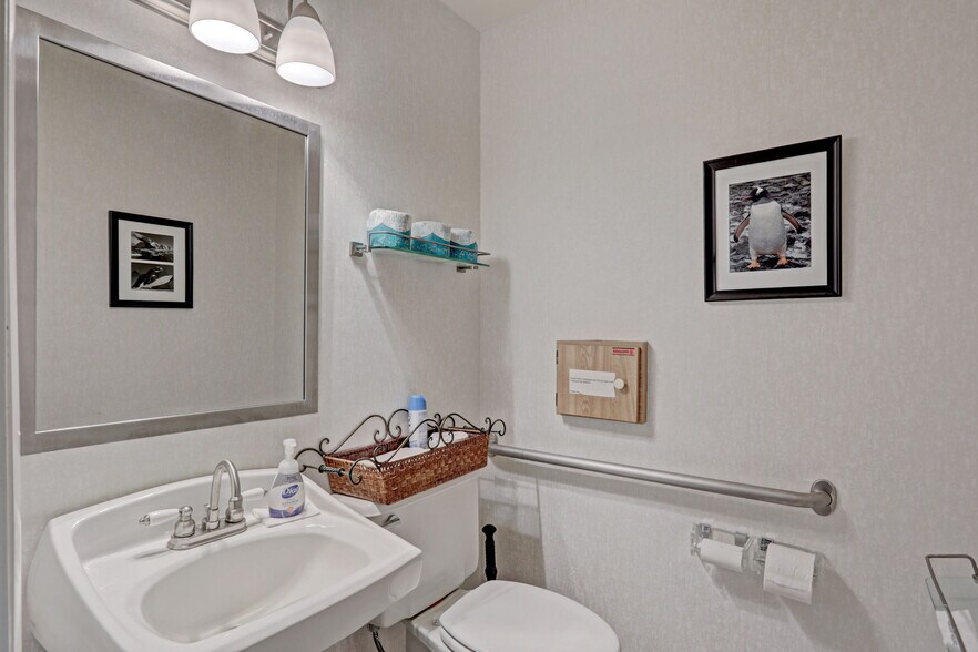 More Photos Of 3537 Forest Hill Blvd, West Palm Beach Medical For Lease