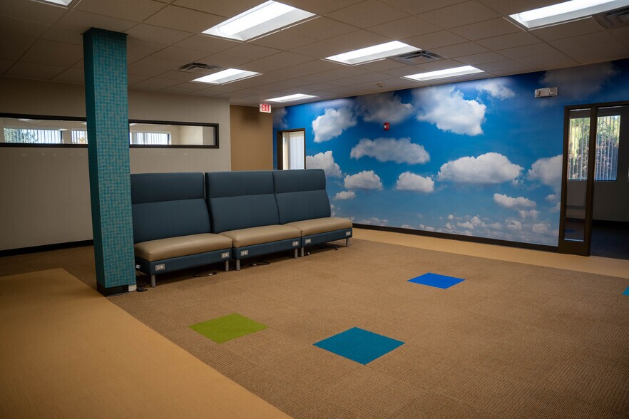 More Photos Of 463 New Karner Rd, Albany Office For Lease